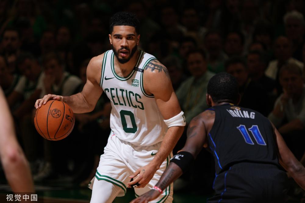 赛场上崭露 赛场上崭露