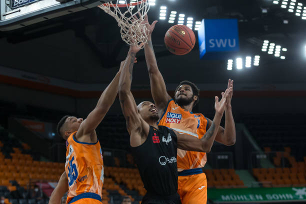 他并没有因 他并没有因